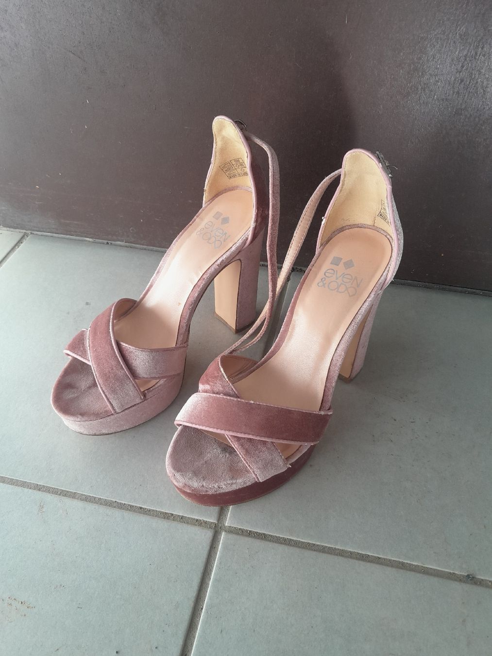 Scarpe da donna: Even&Odd Samt Highheels Rosa, Gr. 38. – Usato da Oberneunforn venduto da Urstin
