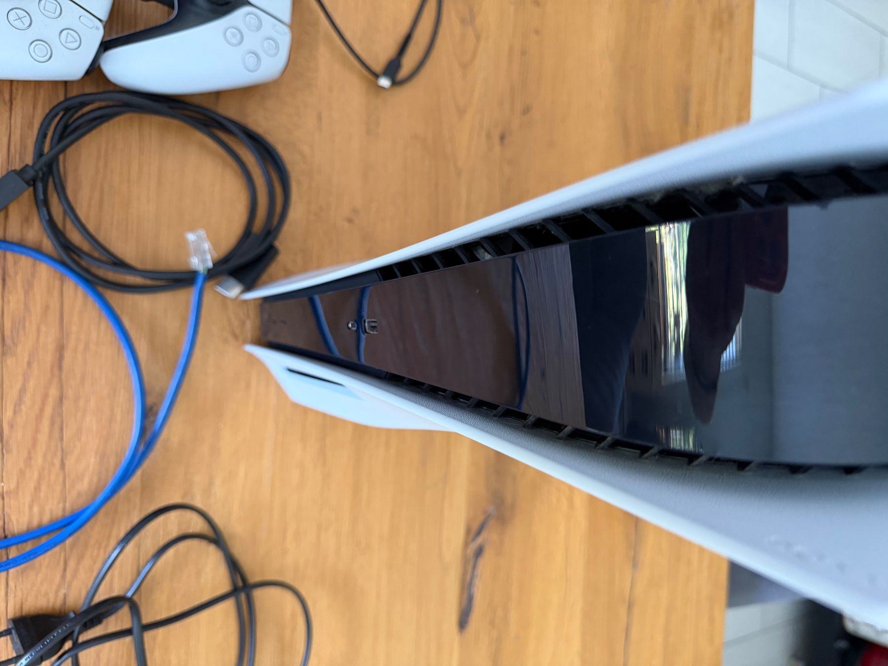 Sony Consoles: PlayStation 5 Disc Edition 825 GB + 2 Controller – D'occasion à Adliswil par chris.tsueri 3