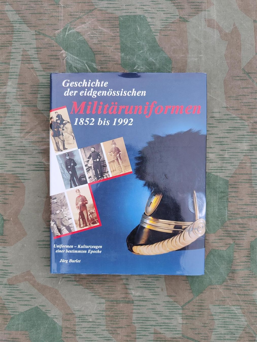 Schweizer Armee Uniformi: Buch Militäruniformen 1852 bis 1992 – Usato da Bauma venduto da SwissMilitaria