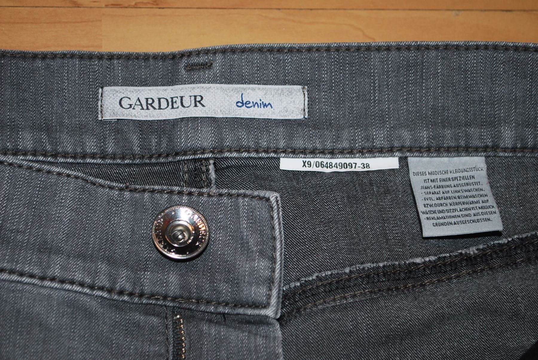 Jeans: Jeans GARDEUR  Taille/Grosse M – Usato da Cossonay-ville venduto da Super-Price-Quality 4