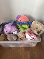 Plüschtier Set verschiedene Stofftiere in Box gebraucht