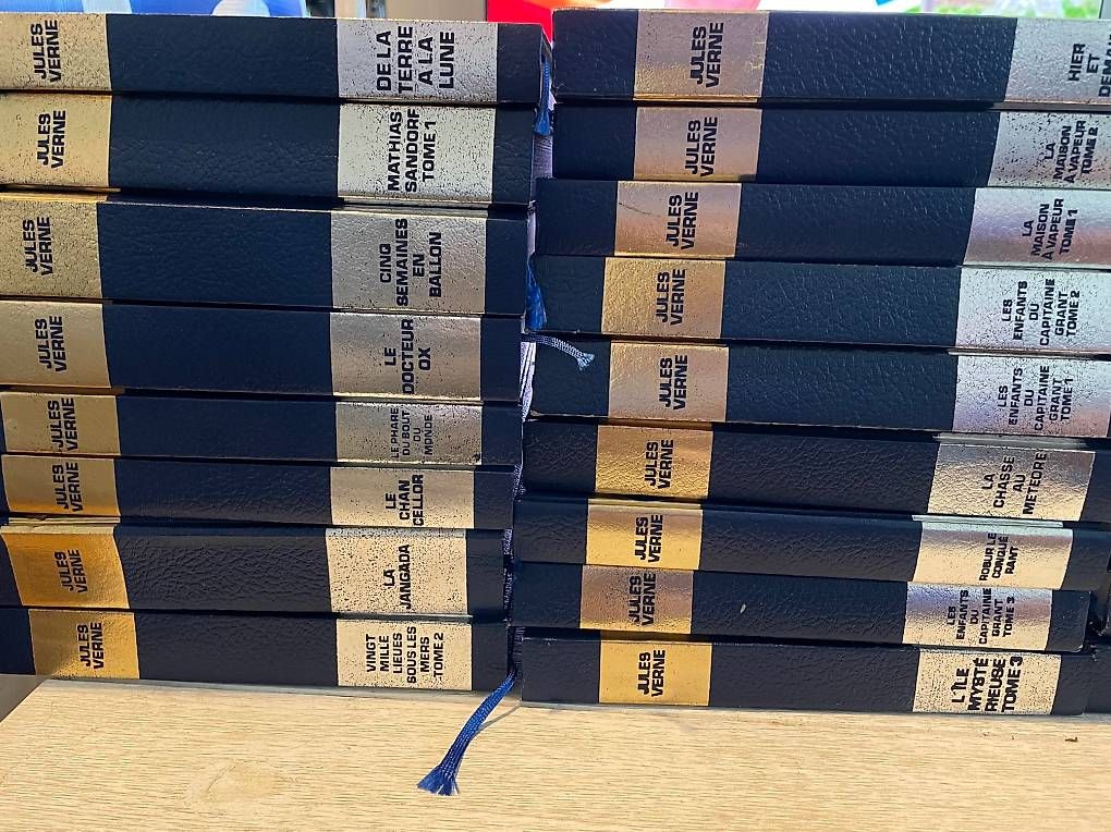 Libri: Collection complete jules vernes numérotée – Usato da Perly venduto da Stephane5