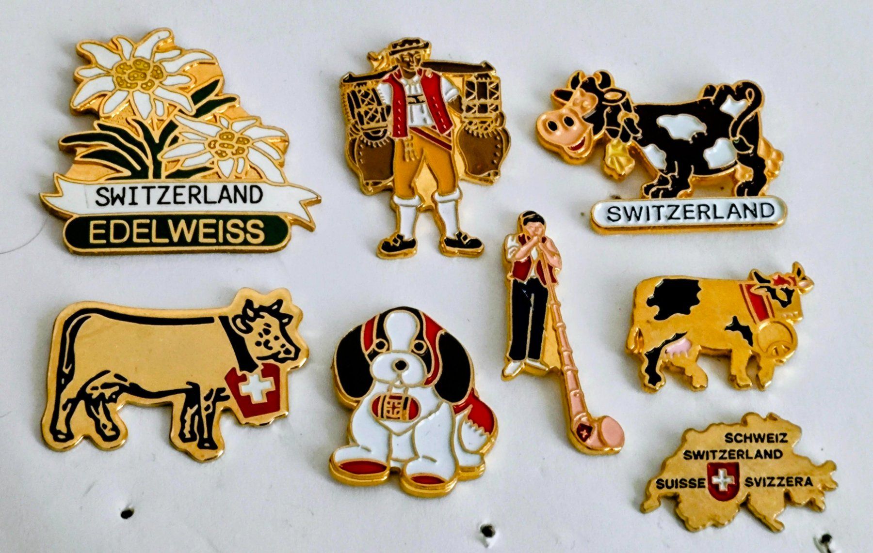 Plaketten & Abzeichen: Pins  typisch Schweiz – Gebraucht aus Pfäffikon ZH von Colacity