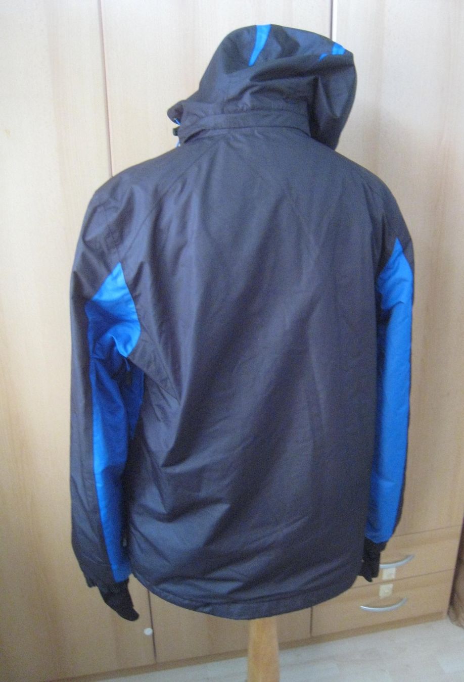 Giacche: blau-schwarze Crivit Winter-JACKE Gr. 52 – Usato da Dättlikon venduto da Mamakuga 4