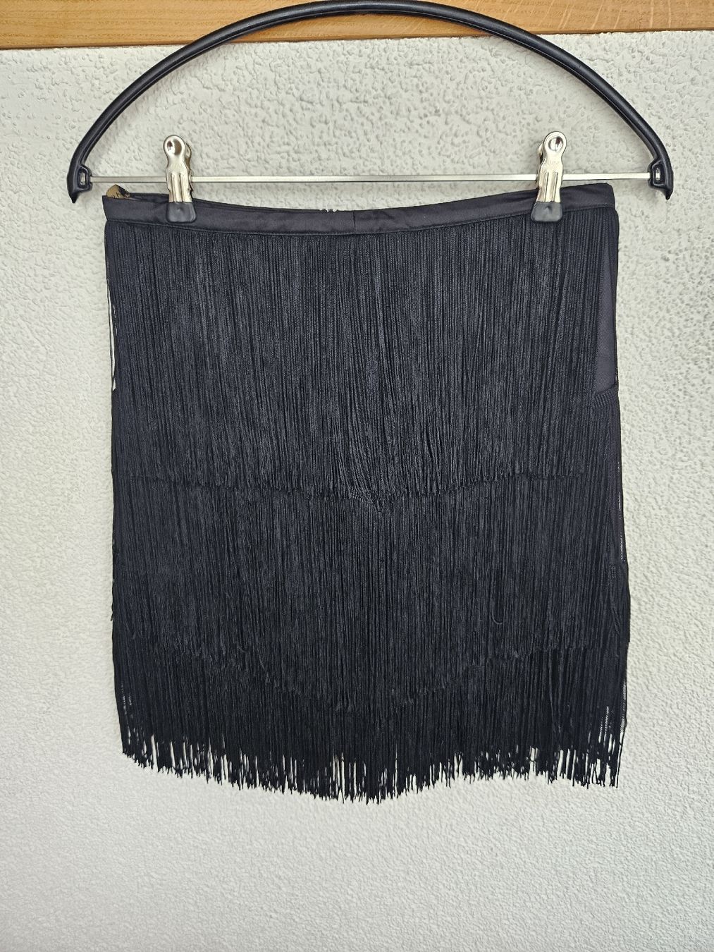 Zara Jupes: Schwarzer Fransenrock von Zara Basic, Grösse S – D'occasion à Staffelbach par Frisco77