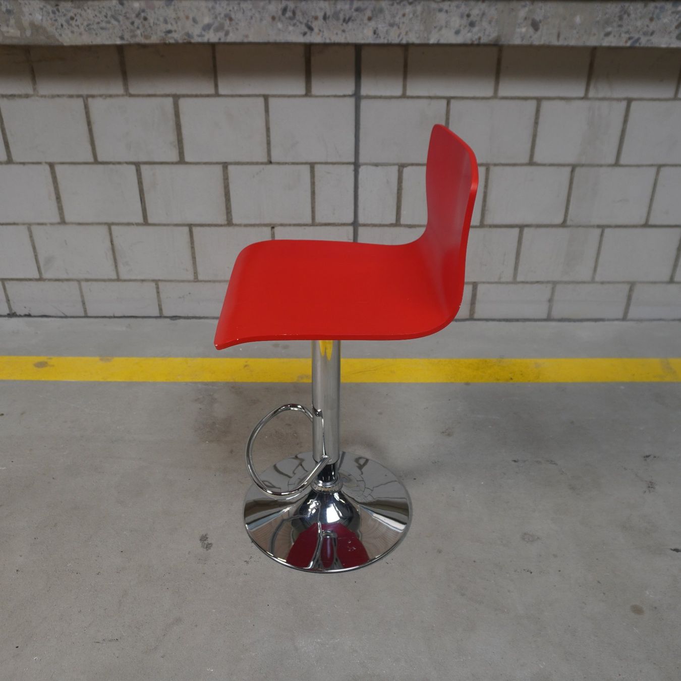 Sgabelli: Barhocker "Hover" Sitzfläche aus Holz (SI011) – Usato da Basel venduto da B.W.B. 2