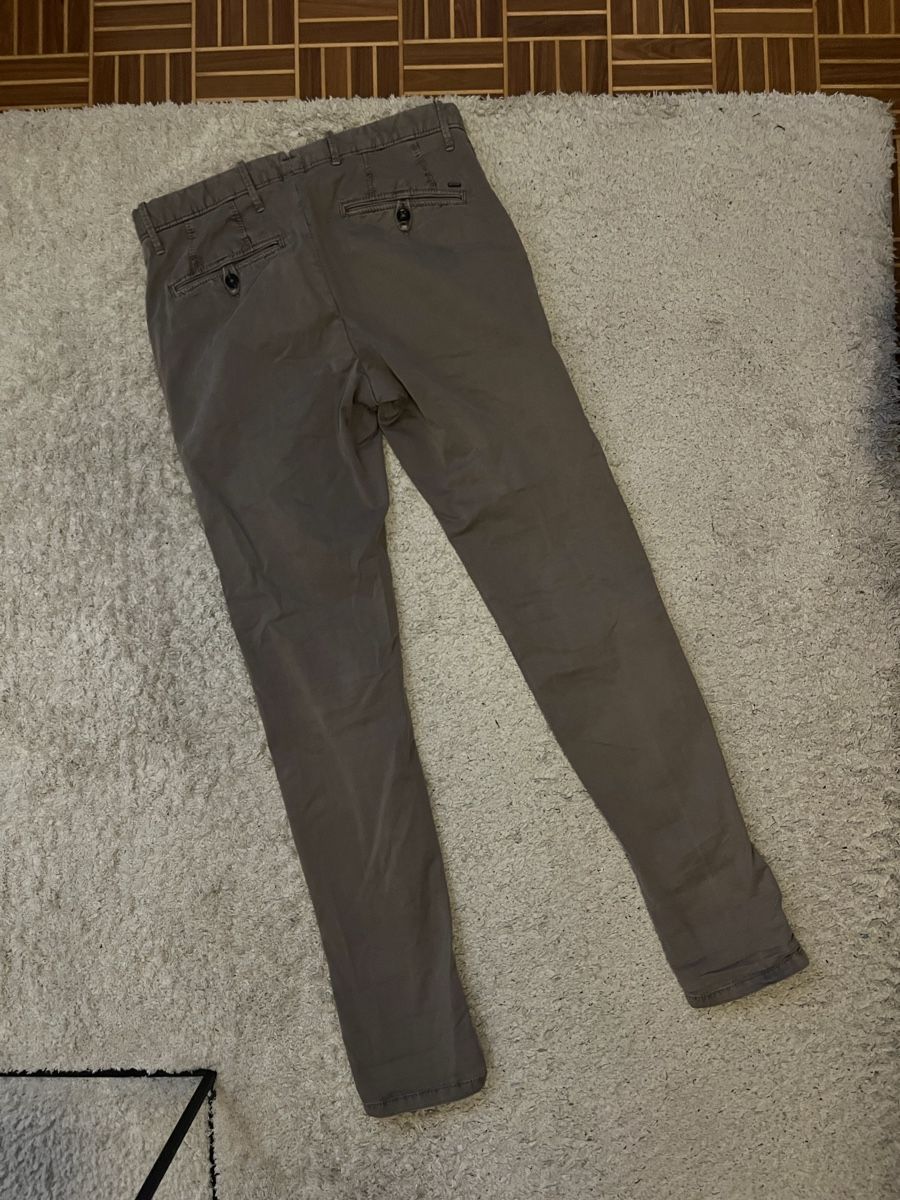 Mango Pantaloni: Men‘s Mango Slim Fit Chinos Grey – Usato da Zürich venduto da salesniche 1