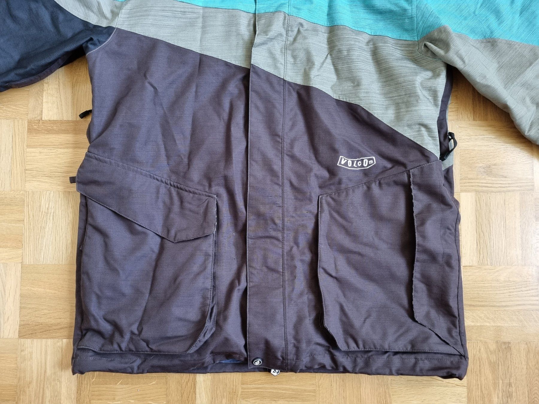 Volcom Giacche: Volcom Herren-Snowboardjacke, Grösse L – Usato da Schliern b. Köniz venduto da hirondelle276 2