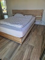 Bett 160x200, mit Kopfteil