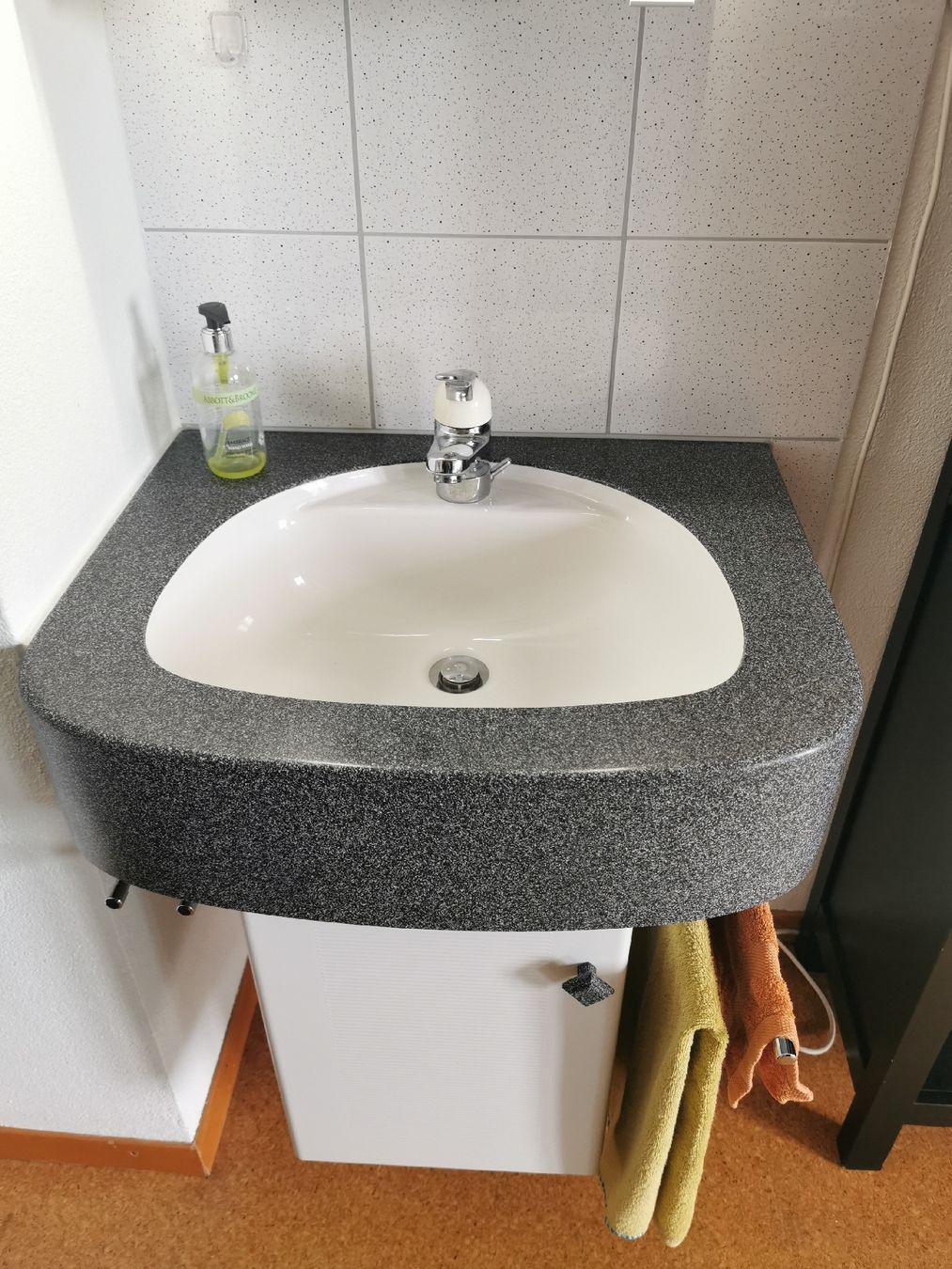 Mobili per bagno: Waschtisch mit Waschbecken  – Usato da Urswil venduto da Figugegu2 1