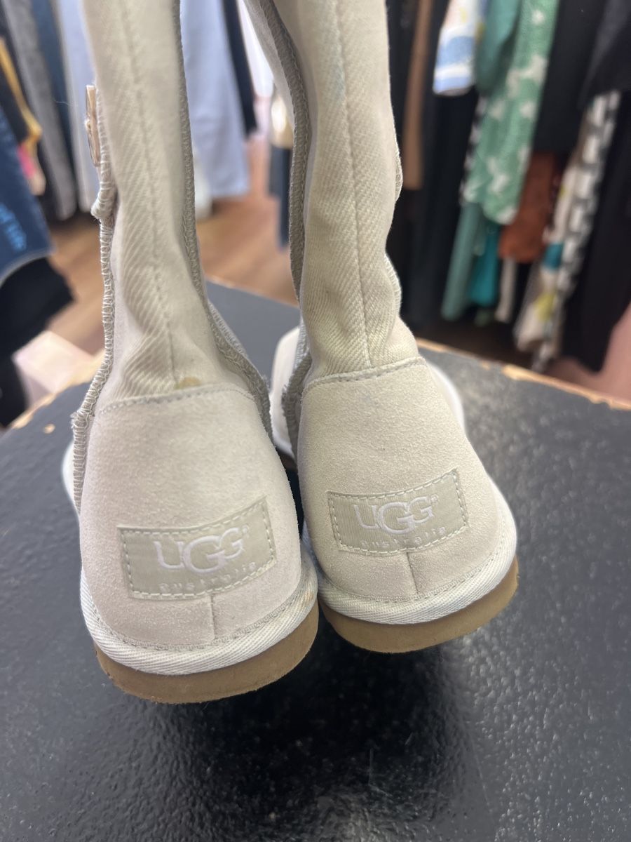 Ugg Scarpe da donna: UGG Stiefel – Usato da Olten venduto da AtelierSecondhand23 1