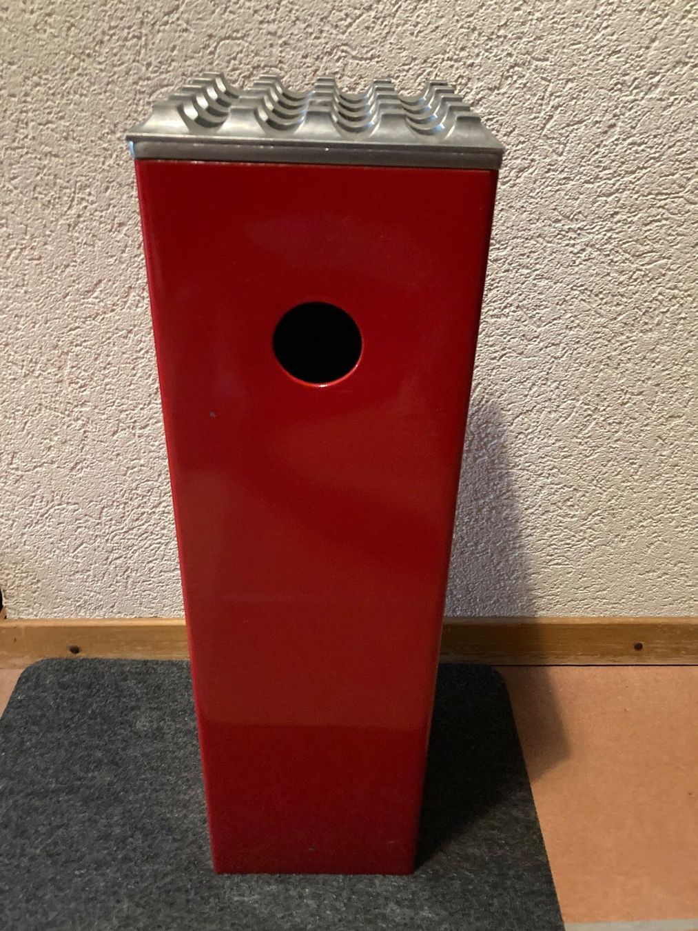 Aschenbecher: ULTIMA 15 cendrier - corbeille à papier – Gebraucht aus Fribourg von Karushi