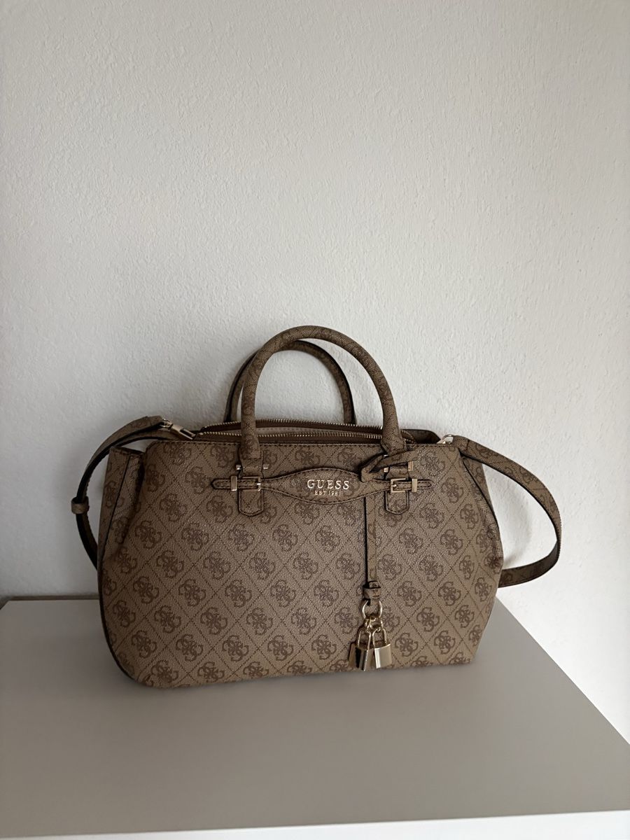 Guess Borse da donna: Guess Handtasche – Nuovo (secondo la descrizione) da Reichenburg venduto da Katharinach 2