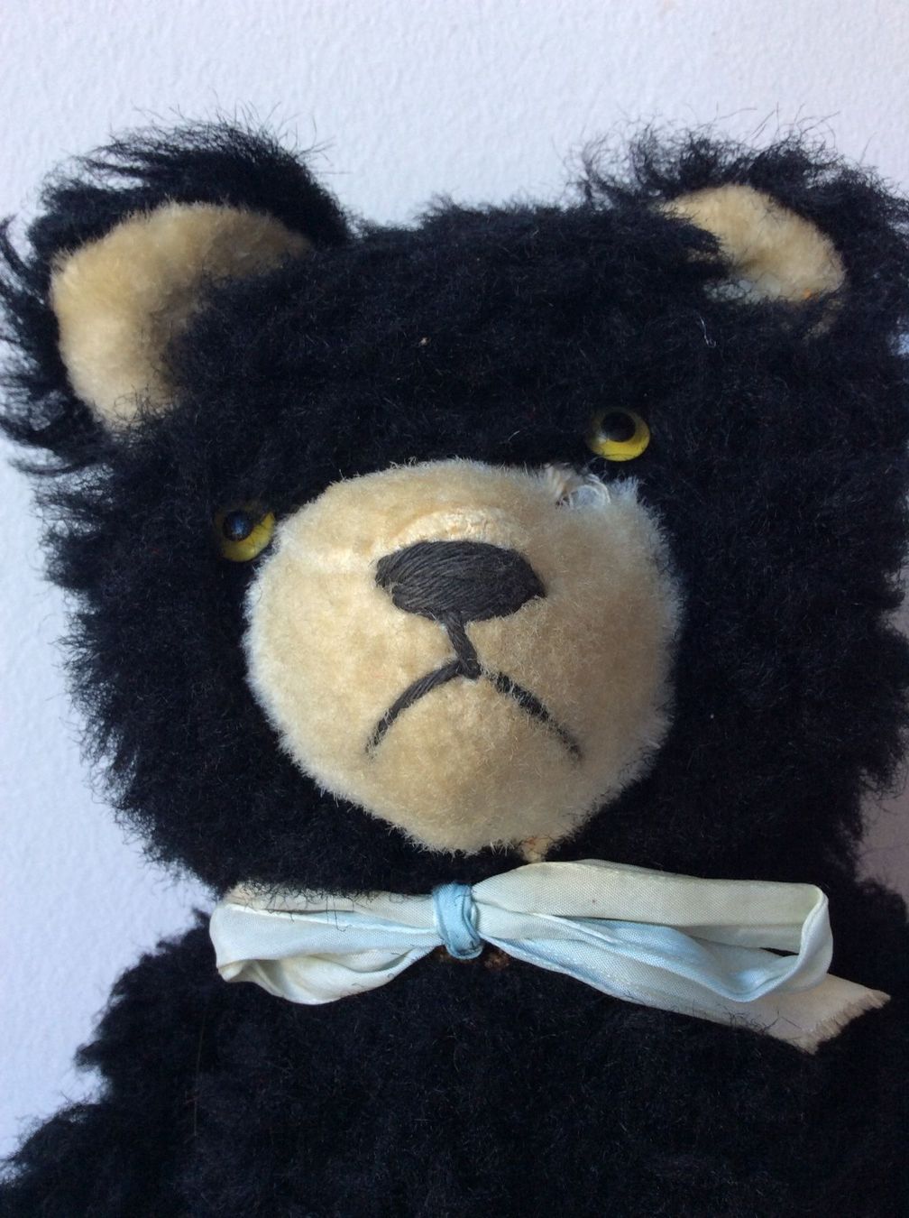 Giocattoli: Alter schwarzer Teddybär – Usato da Belp venduto da Familie-Meyer 1