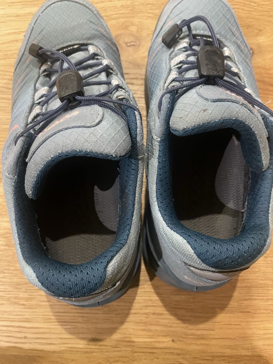 Lowa Scarpe per ragazze: Lowa Zirrox gr. 35 Trekkingschuhe – Usato da Recherswil venduto da grafics 6