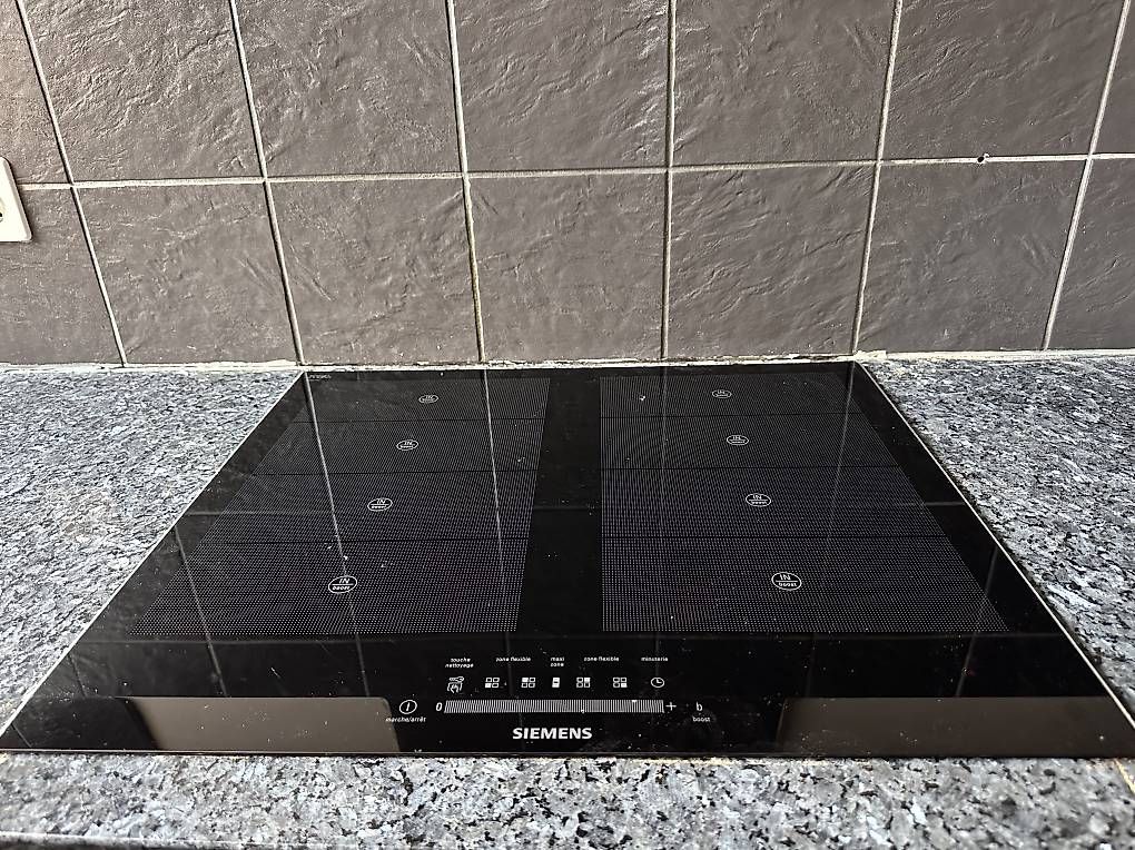 Cucine: Plaque induction Siemens 8 zones – Usato da Bogis-Bossey venduto da clin1217 1