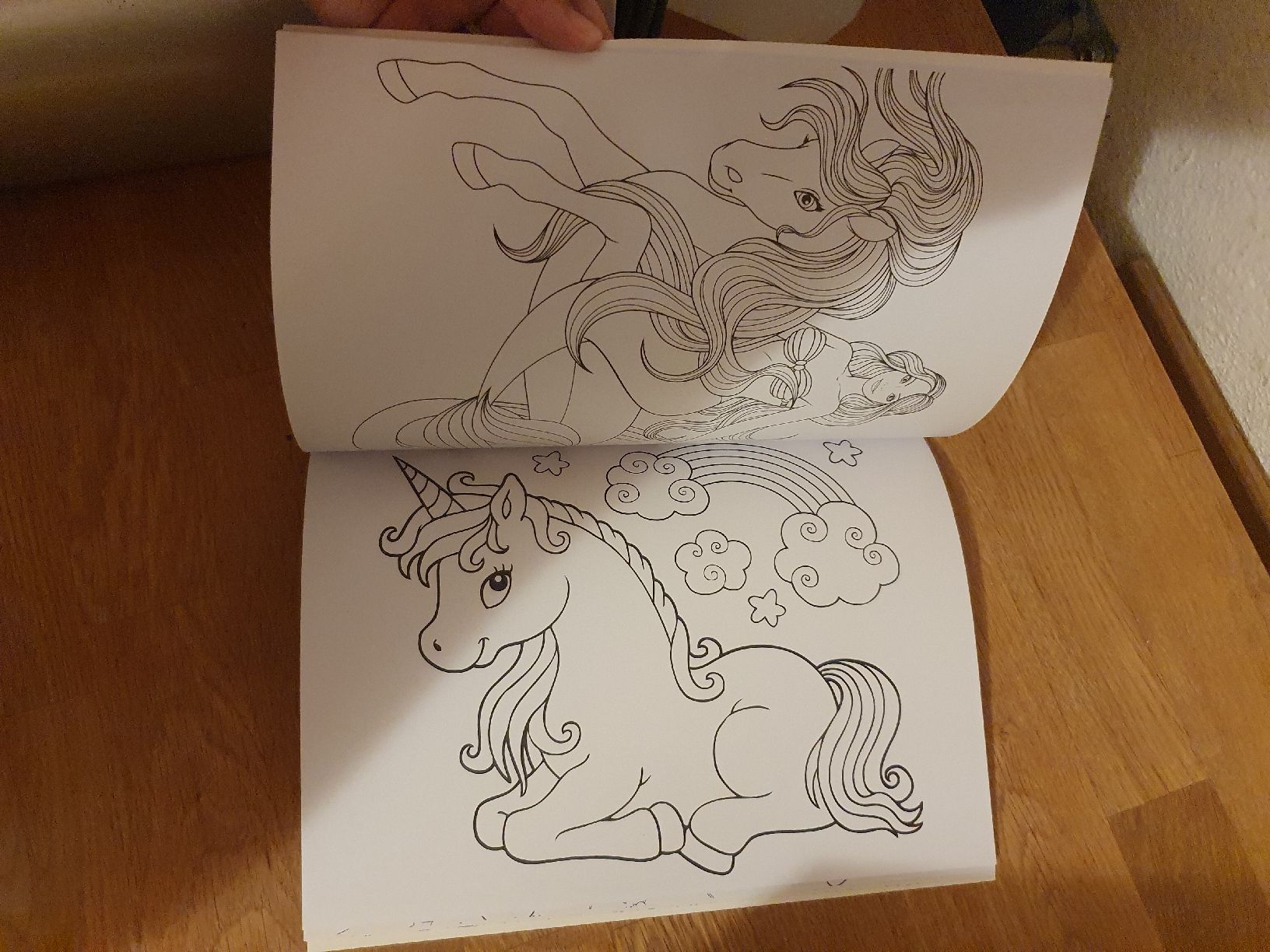 Bücher: New Coloring Book Unicorns Rainbow Design – Neu (gemäss Beschreibung) aus Sirnach von eftix 1
