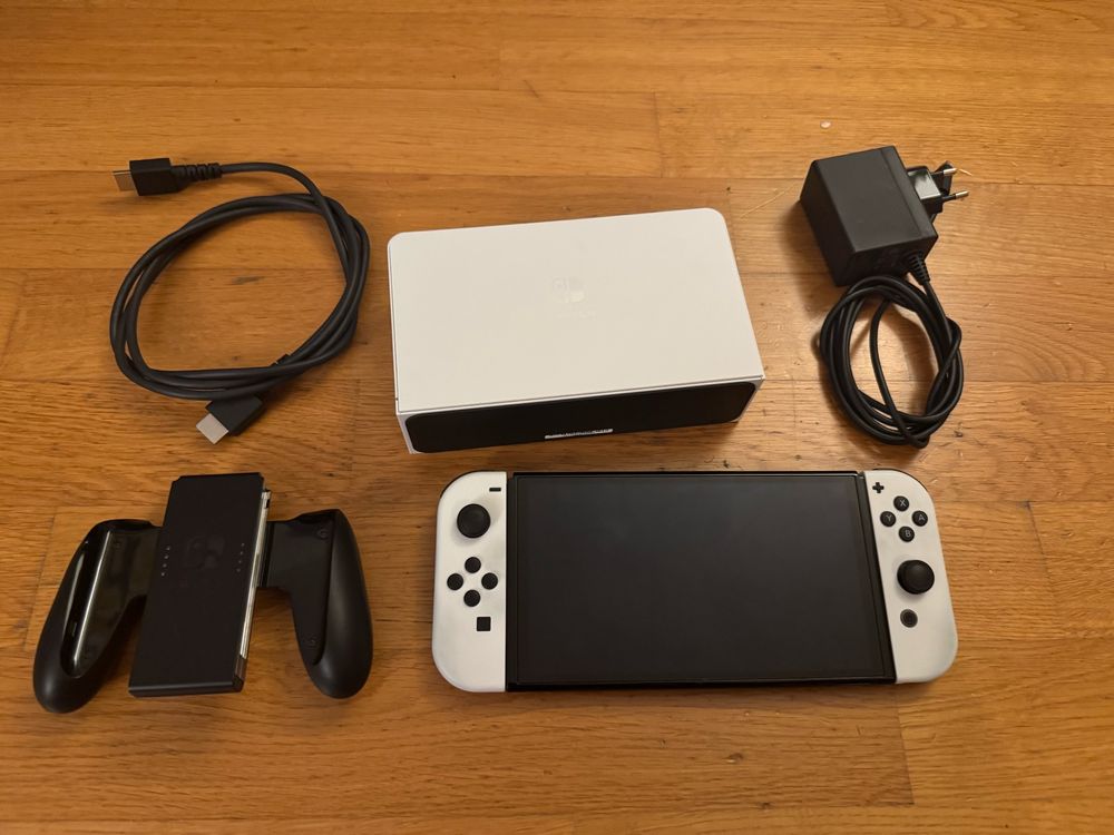 Nintendo Switch OLED (Gebraucht) in Zürich für CHF 182 – mit Lieferung ...
