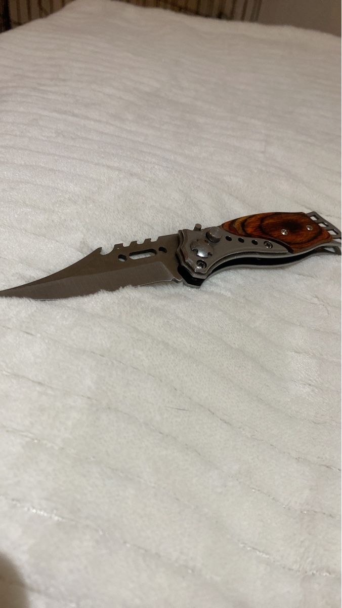 Coltelli tascabile: Scharfes Taschenmesser mit Holzgrif. – Nuovo (secondo la descrizione) da Glattfelden venduto da pal_95tk