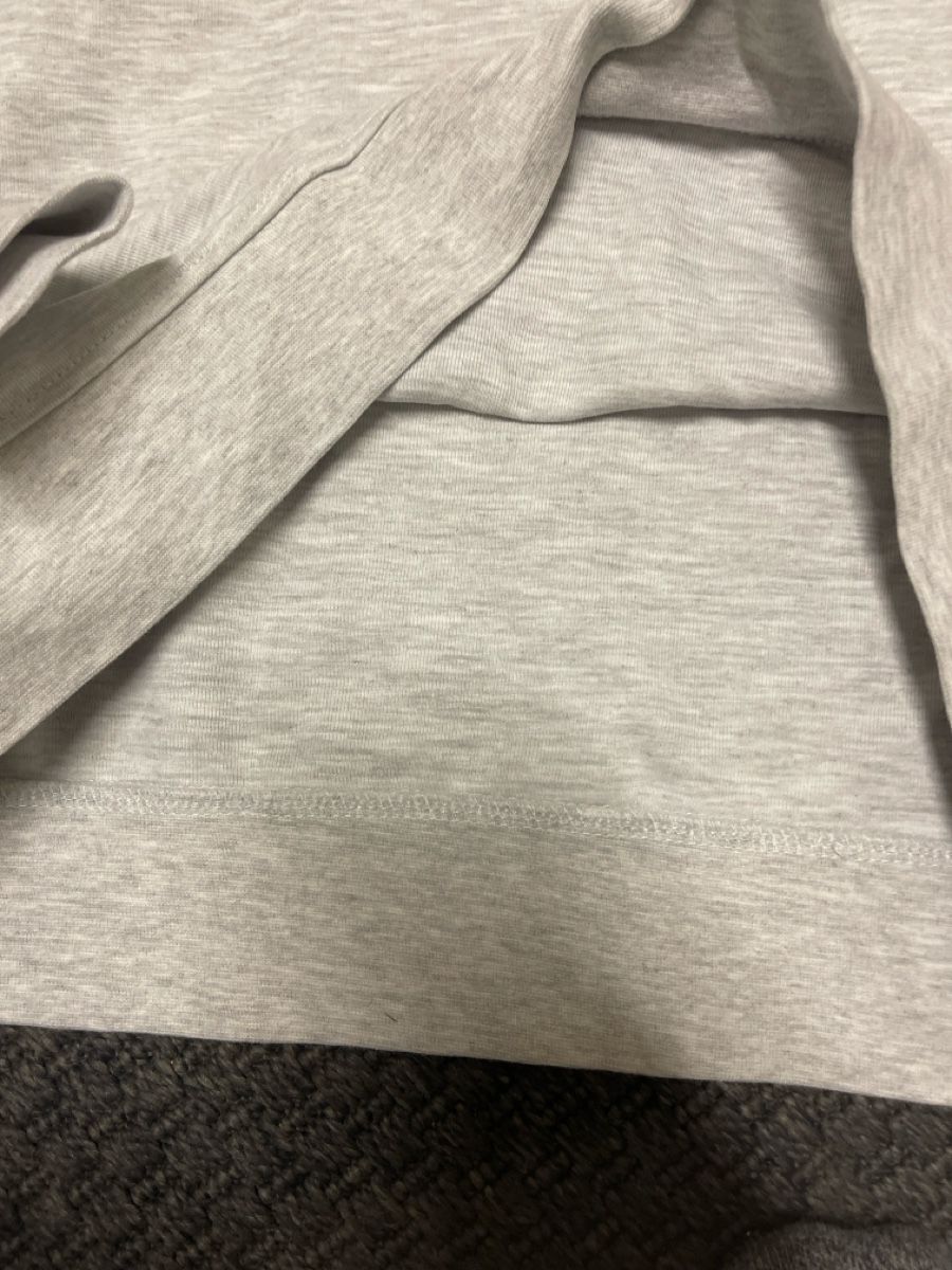 Pullover & Sweatshirts: Kaputzenpulli hellgrau junge gr 164 – Gebraucht aus Bad Zurzach von Cuore34 3