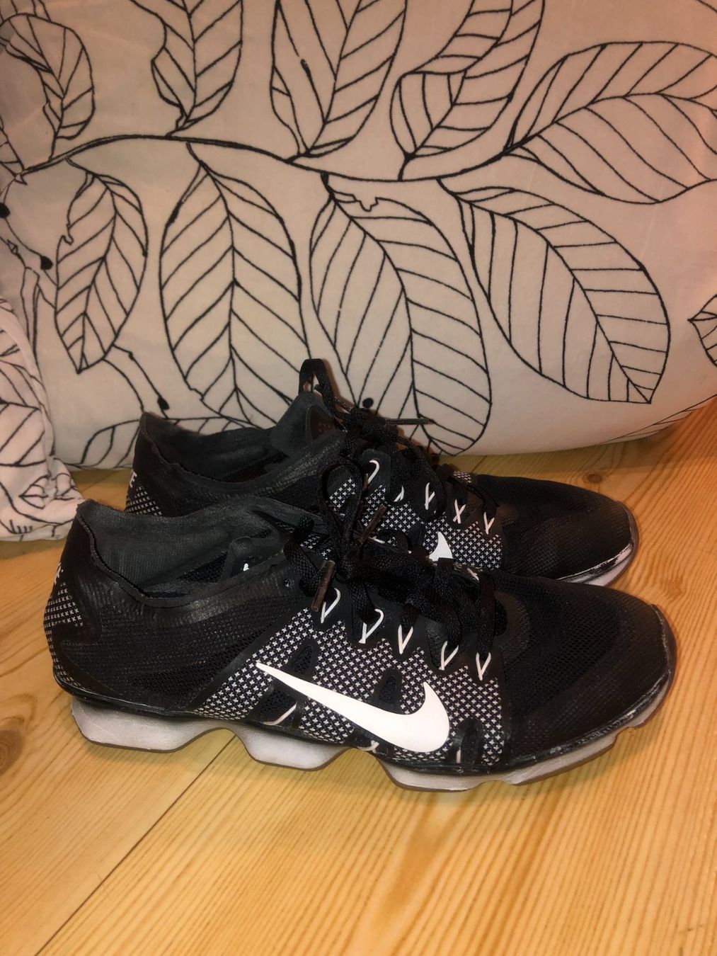 Nike Scarpe da uomo: Chaussures Nike 38 – Usato da Bulle venduto da sop_ct6x