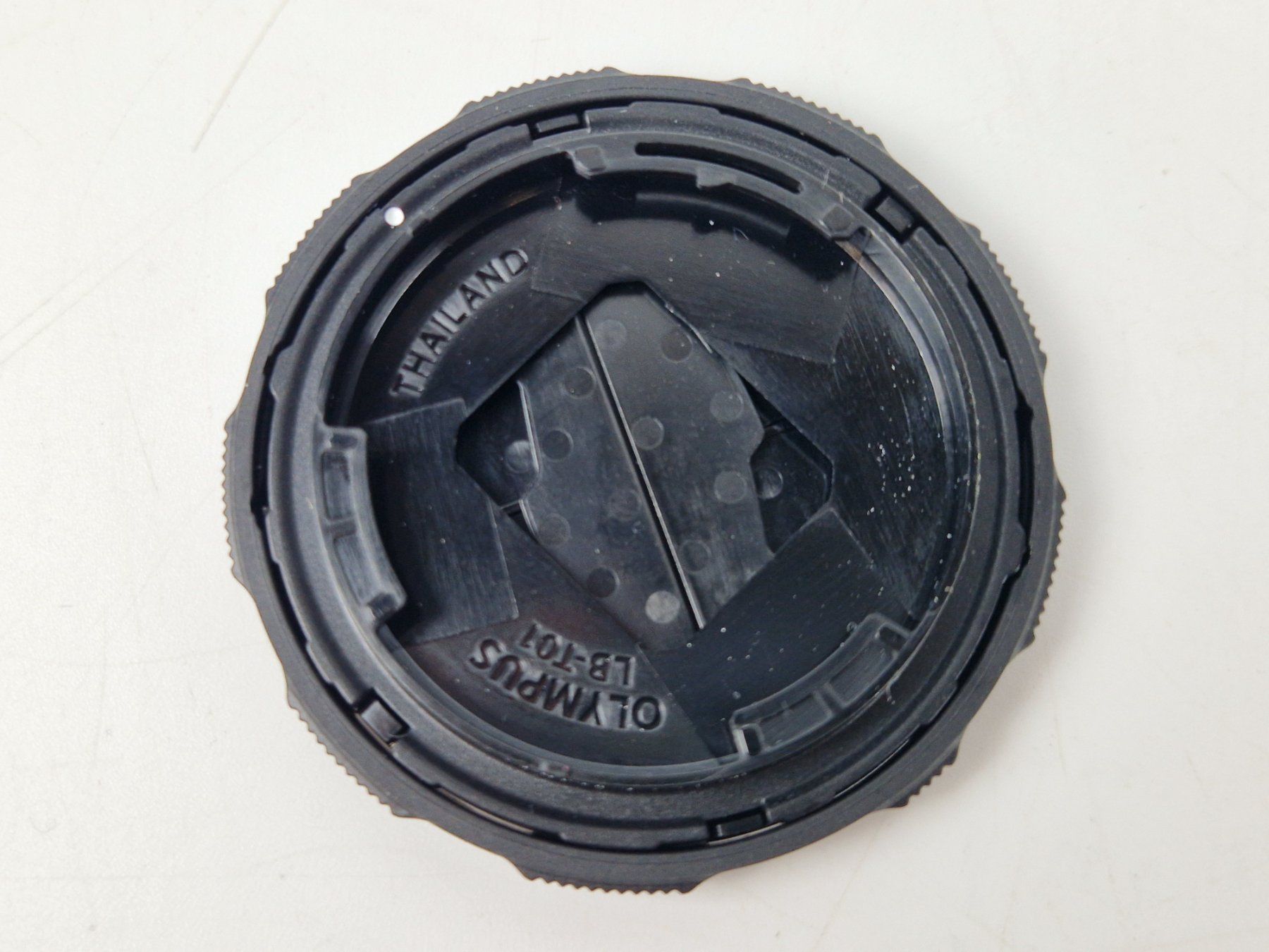 Olympus Obiettivi: schwarz Olympus Lens Barrier LB-T01 – Nuovo (secondo la descrizione) da Muhen venduto da Restwert_Muhen 4