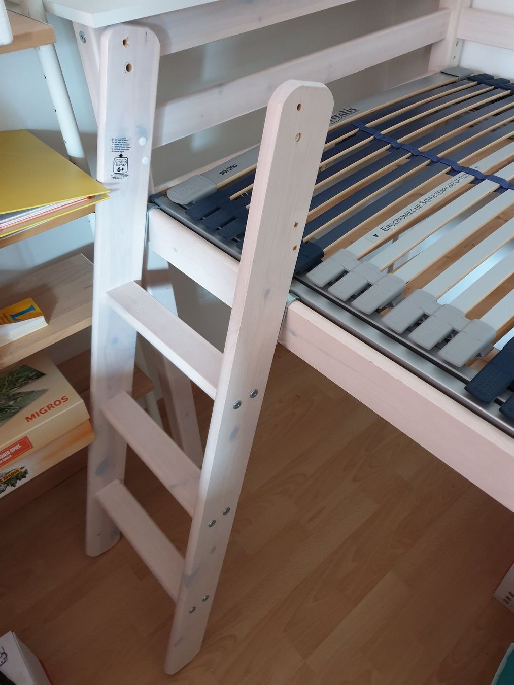 Letti: Kinder Hochbett mit Lattenrost, mit oder ohne Matratze – Usato da Herisau venduto da Musikfestival 3
