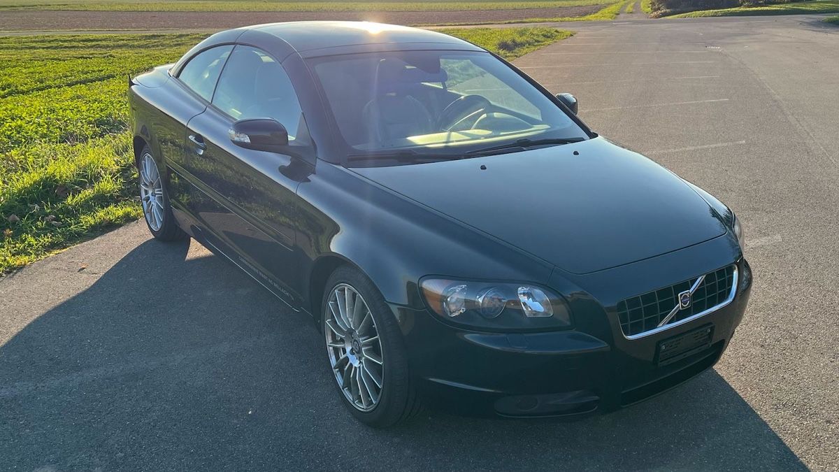 Volvo Automobili: Volvo C70 2.4i Kinetic – Usato da Bülach venduto da Aline_2000 2