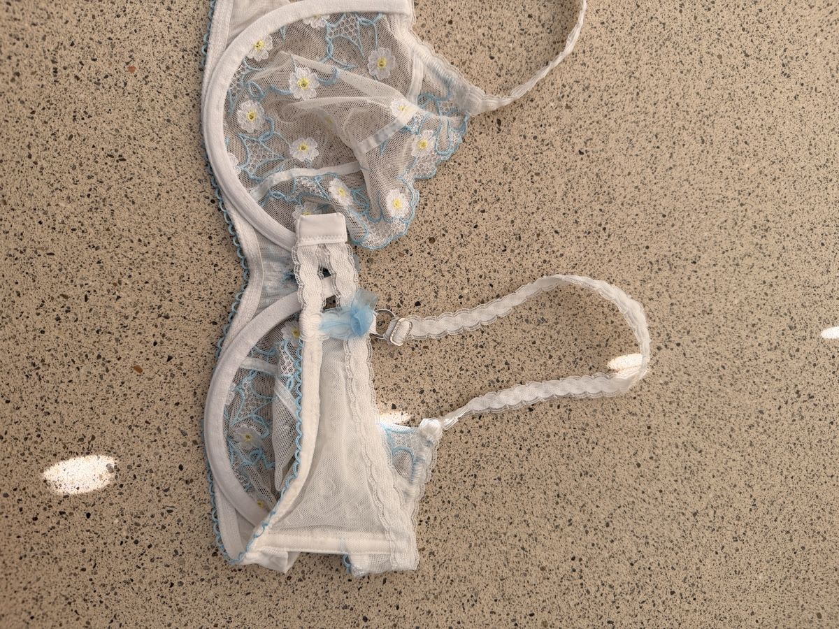 Altra biancheria intima: Lounge Fleur Balcony Weiss Grösse 80D – Usato da Endingen venduto da BuffyCreamy 2