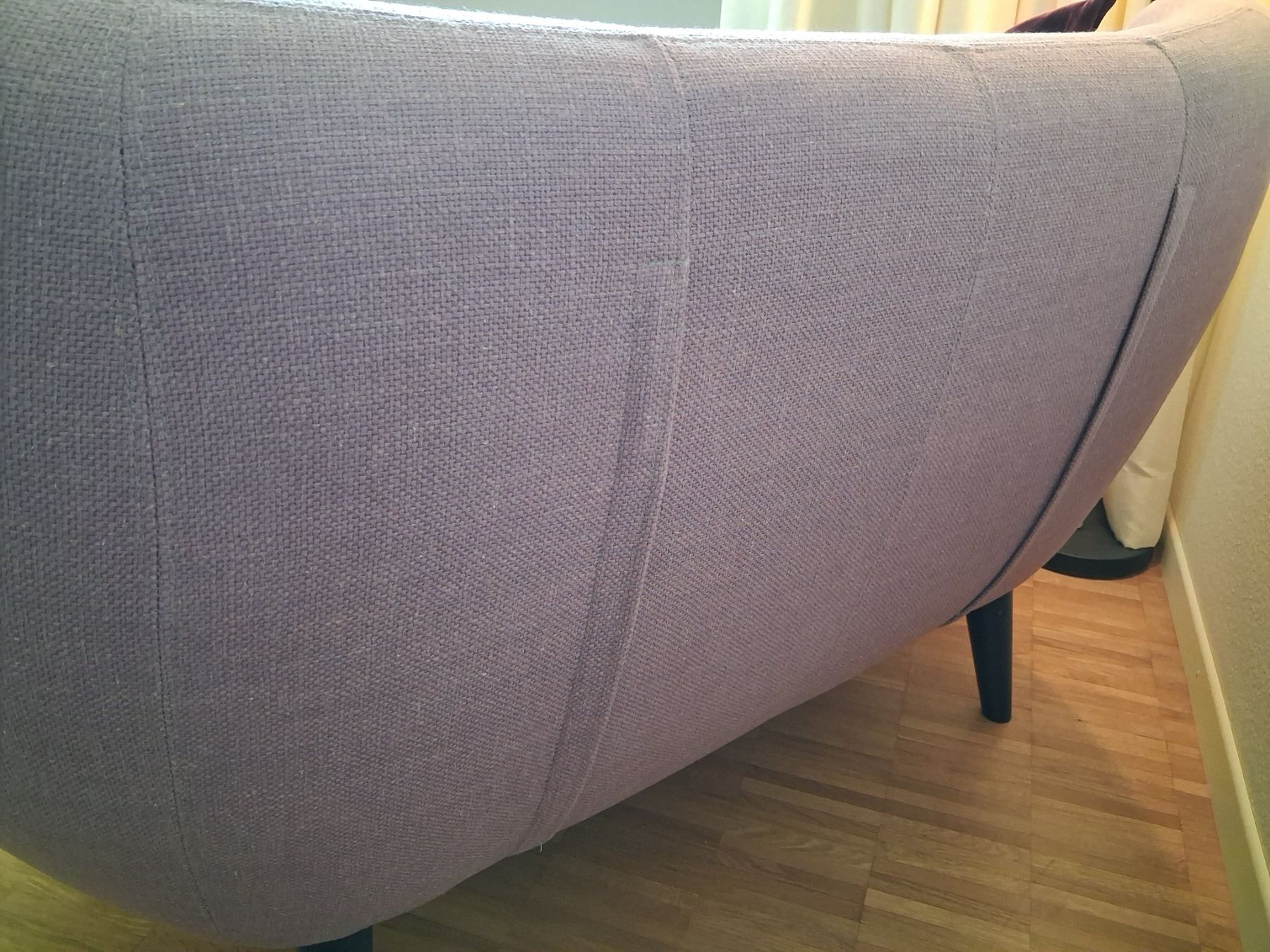 Divani: Kleines fliederfarbenes Sofa – Usato da Wetzikon ZH venduto da Stierli8610 2