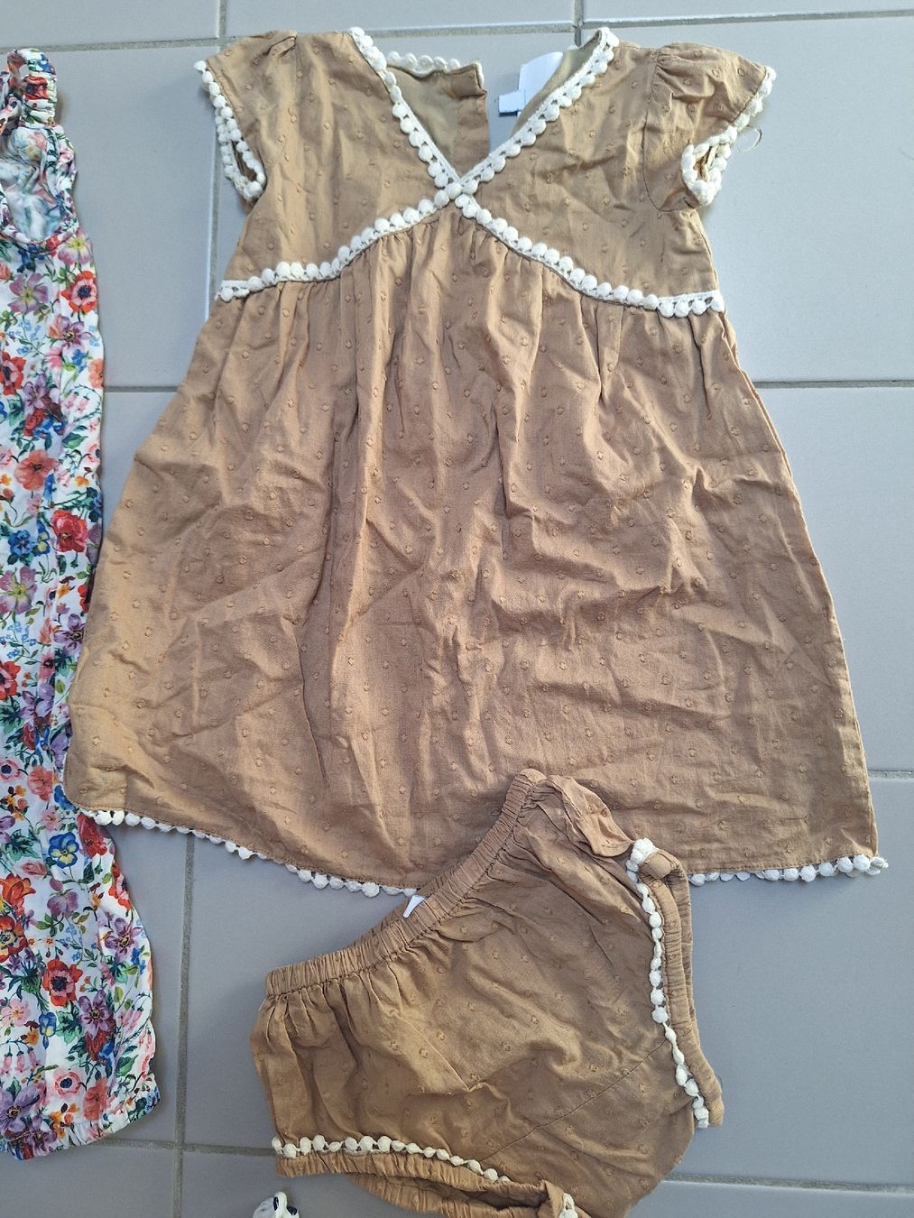 Lotti & Set di vestiti: Kleiderset Sommer Grösse 80 – Usato da Sissach venduto da Nothing123 2