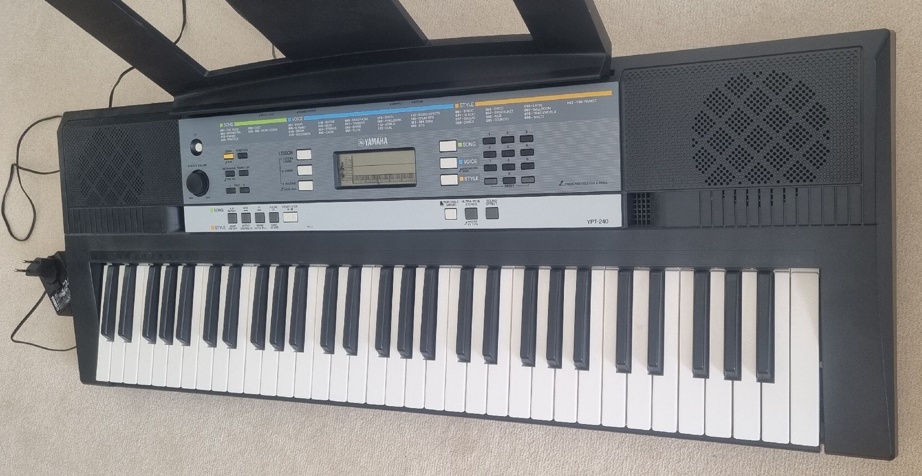 Yamaha Strumenti musicali: Yamaha YPT-240 Keyboard – Usato da Horgen venduto da cha_17 2