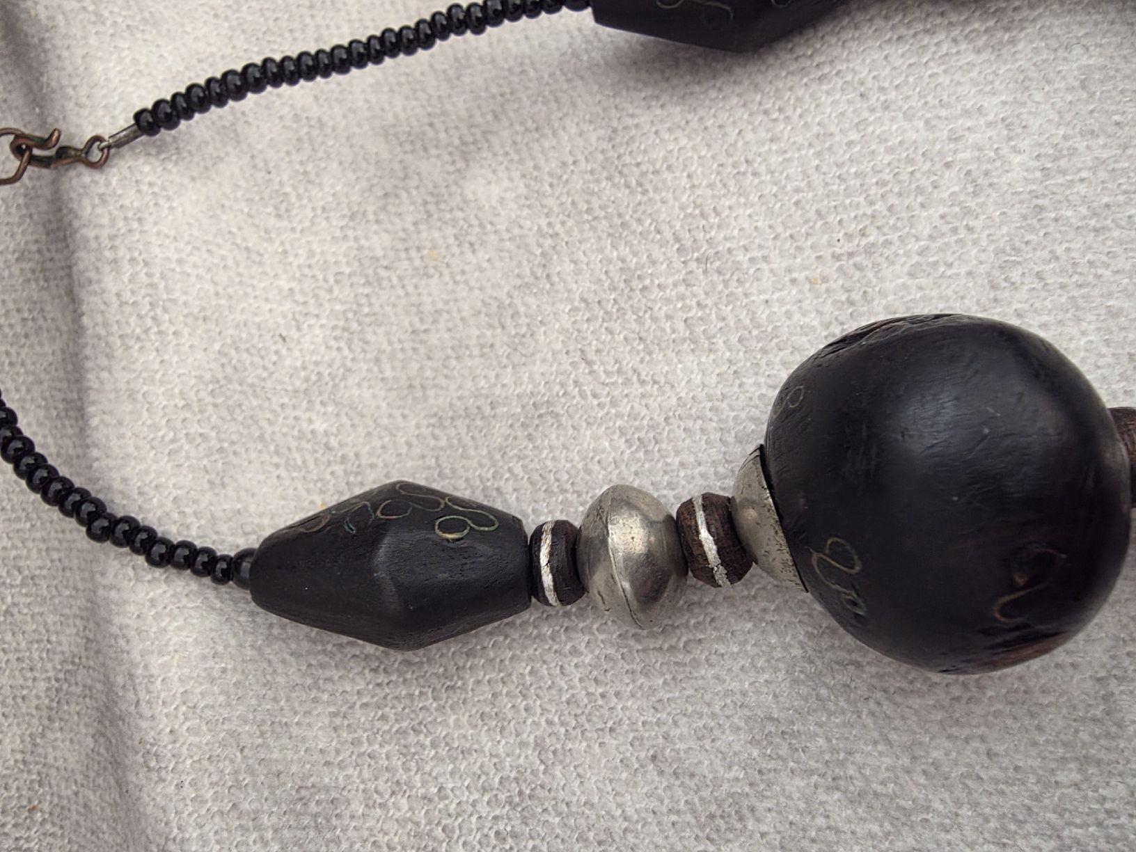 Catenine: Vintage Wood & Silver Statement Necklace - Bold Beads – Usato da Zollikofen venduto da Tamyru77 4