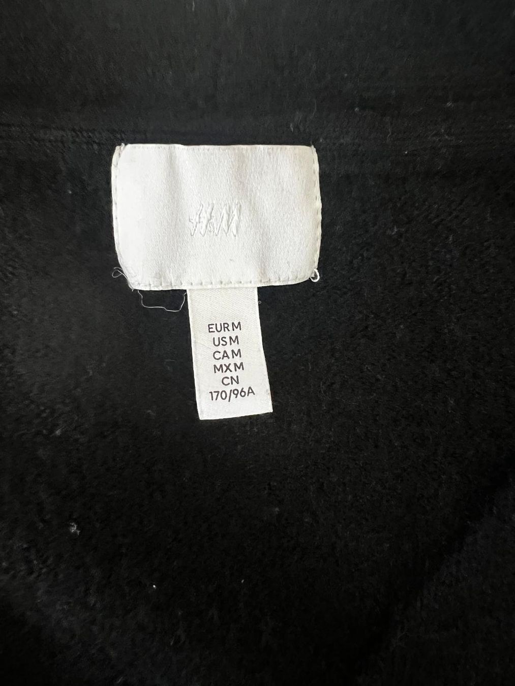 H&M Maglioni & Felpe: Schwarzer Oversized Pullover V-Ausschnitt Gr. M – Usato da Zürich venduto da lexi_alex 3