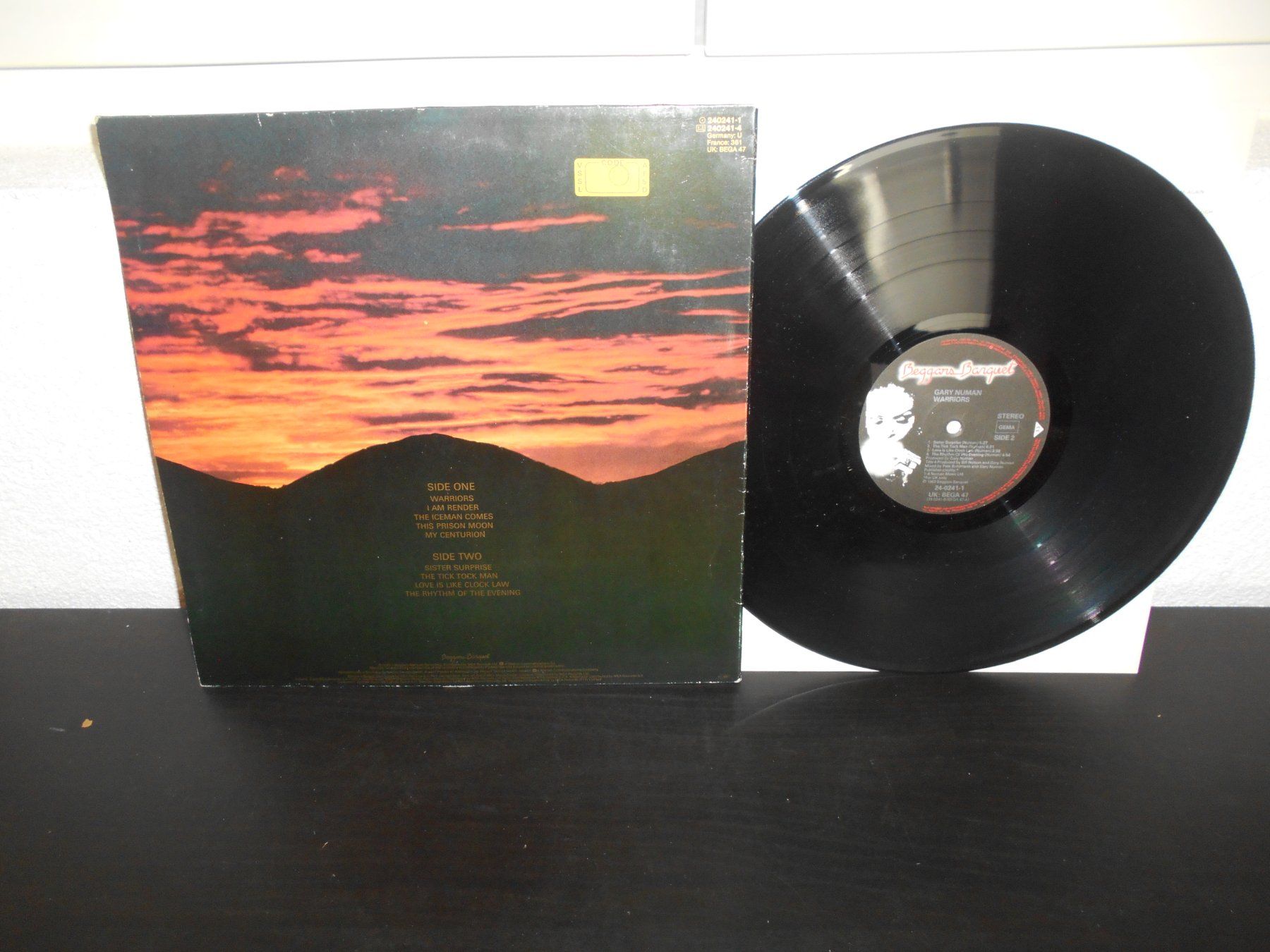 Dischi in vinile: Gary Numan – Warriors / 1983 – Usato da Aarberg venduto da witchhunter01 1