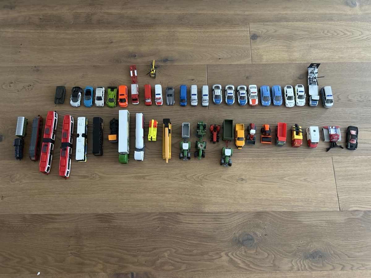 Siku Spielzeuge: Siku Spielzeugautos 47stk – Gebraucht aus Fischbach- Göslikon von Rommel