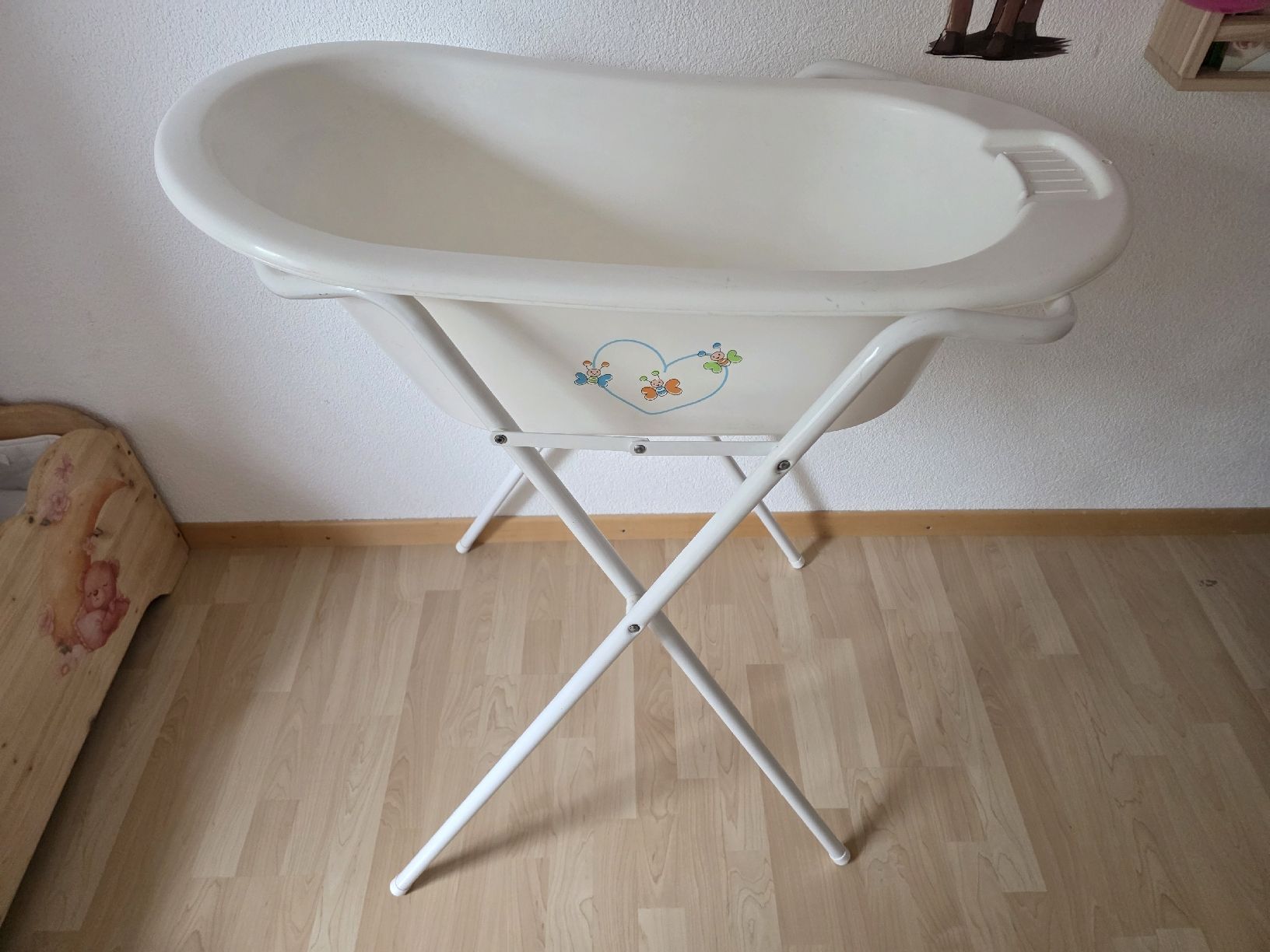 Tout pour le bain: Babybadewanne mit Ständer – D'occasion à Schübelbach par Emilia_01