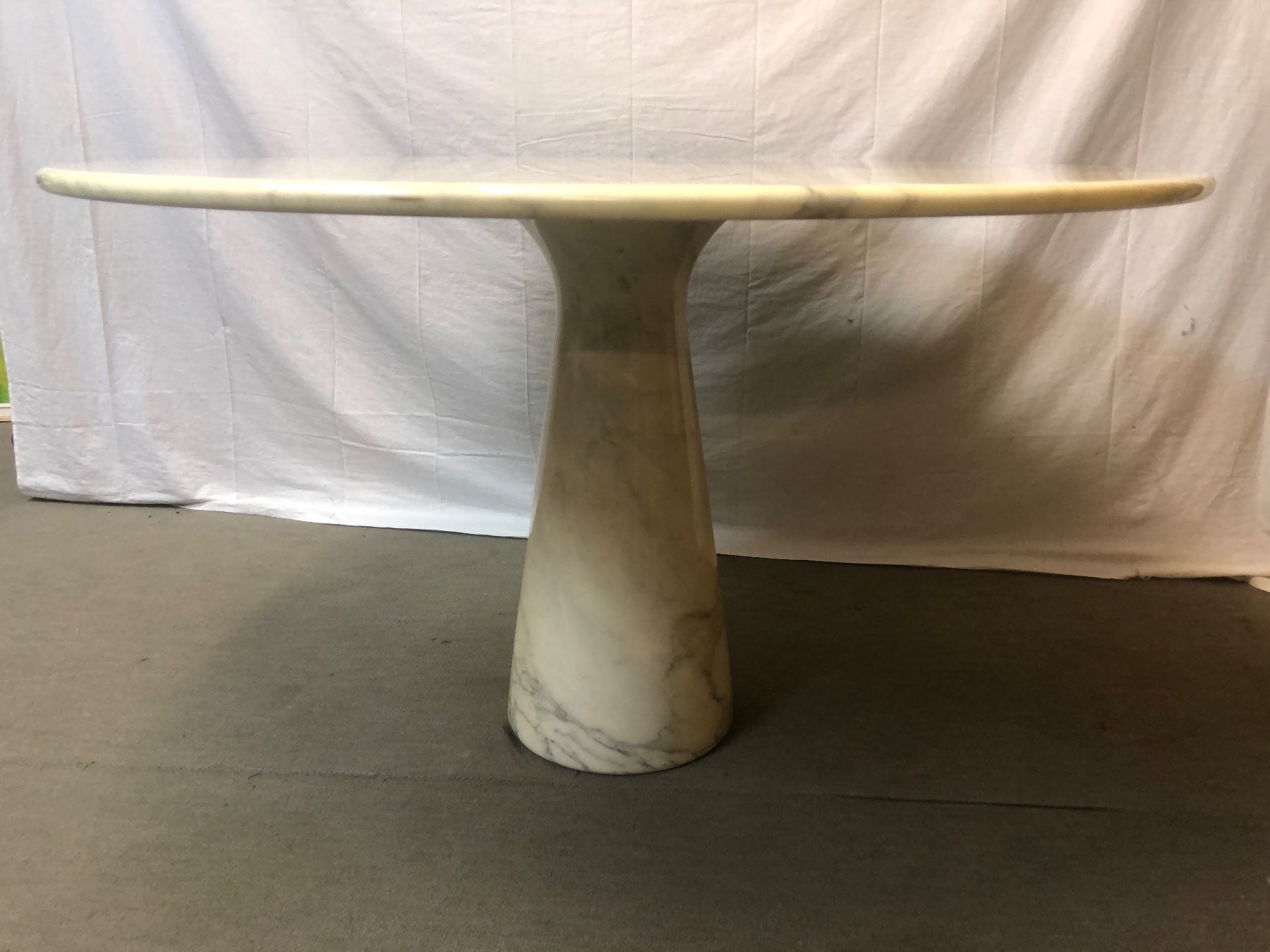Tavoli: Runder Marmortisch Tulpenform; 120cm Durchmesser – Usato da Brunnen venduto da Allerwaren 1