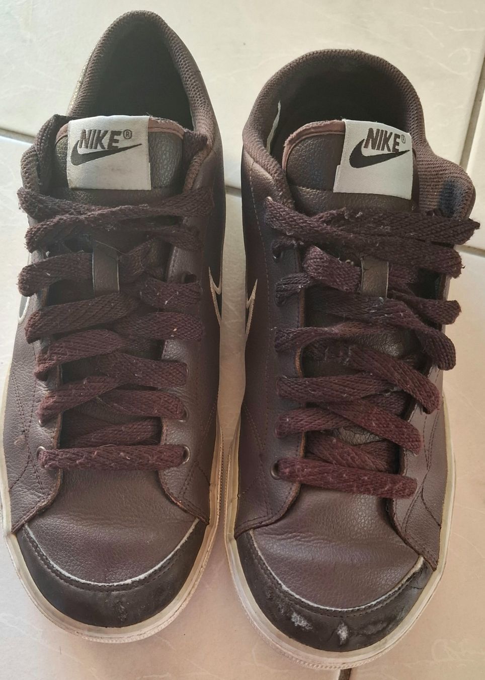 Nike Scarpe da uomo: Nike !!! Leder Herren Sneakers Gr. 44. – Usato da Rotkreuz venduto da keerthdi 1