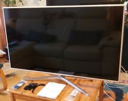 Samsung LED TV UE46F6510SSXZG 46Zoll mit neuer Fernbedienung