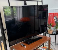 Panasonic TX-L47E5E LCD TV zu verkaufen