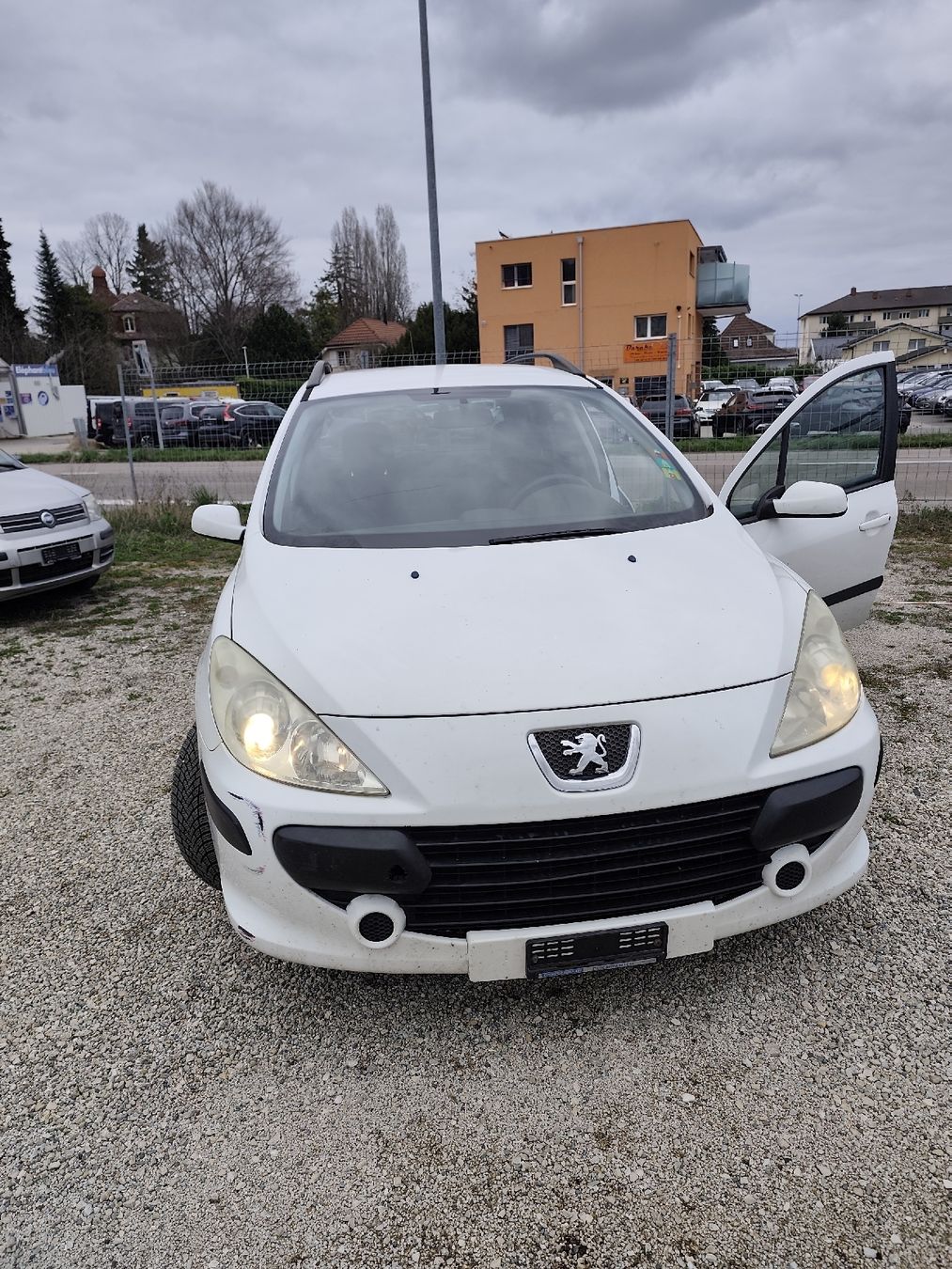 Peugeot Automobili: Peugeot 307 1.4 esance manuelle – Usato da Neuchâtel venduto da Gloryss 1