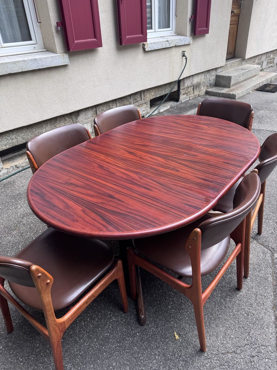Tables: Superbe table à manger extensible danoise en palissandre  – D'occasion à Vésenaz par Angela.C3 1