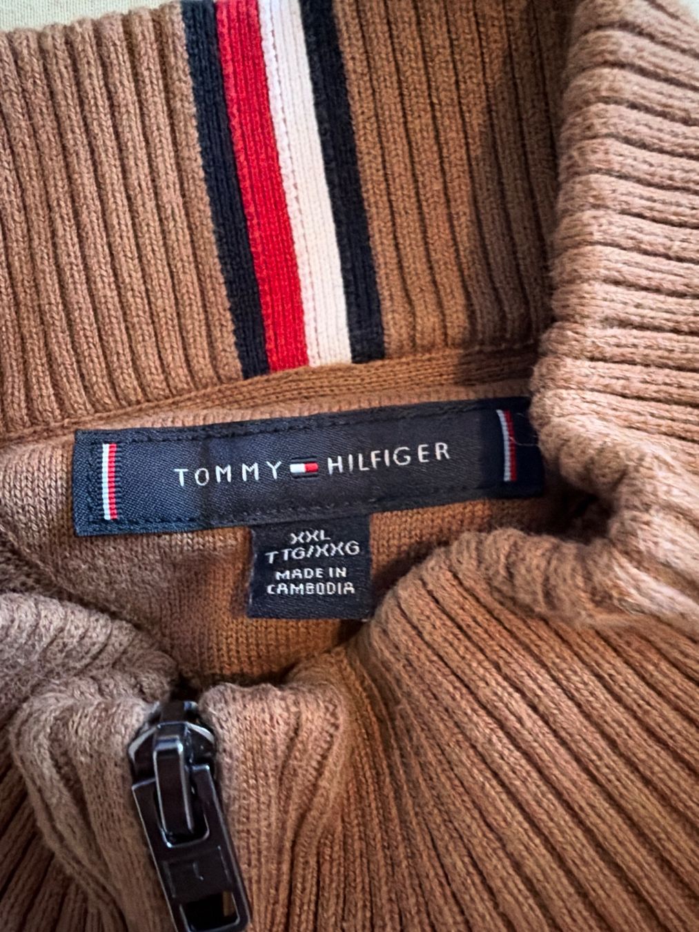 Tommy Hilfiger Pullover & Sweatshirts: Tommy Hilfiger Pullover braun Grösse XXL – Neu (gemäss Beschreibung) aus Höri von ast_xh9d 1