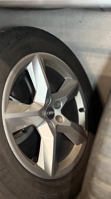 Audi Pneumatici & Ruote complete: Q7 4M Räder – Usato da Wimmis venduto da TheCarnet 2