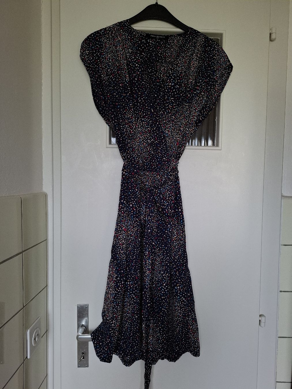 Kleider: Robe portefeuille Vintage – Neu (gemäss Beschreibung) aus La Tour-de-Peilz von Marin_nette 3