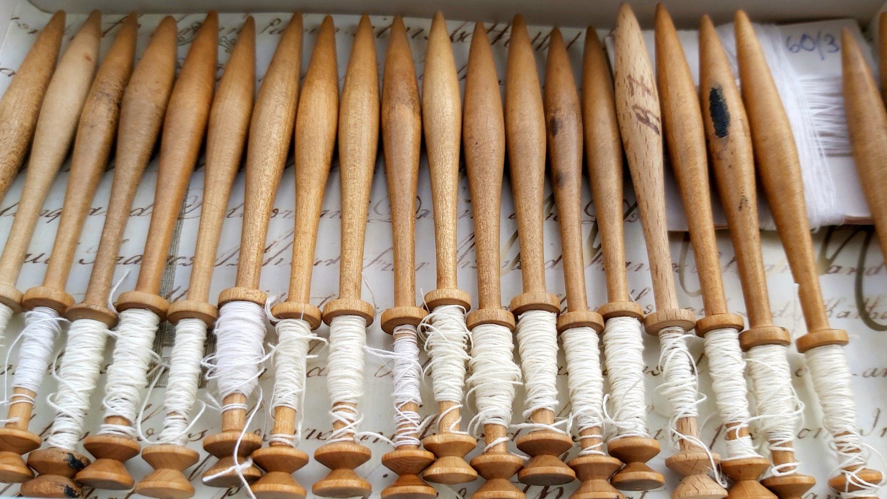Cerchi da ricamo: Klöppelstäbchen aus Holz – Usato da Bern venduto da aronari 1