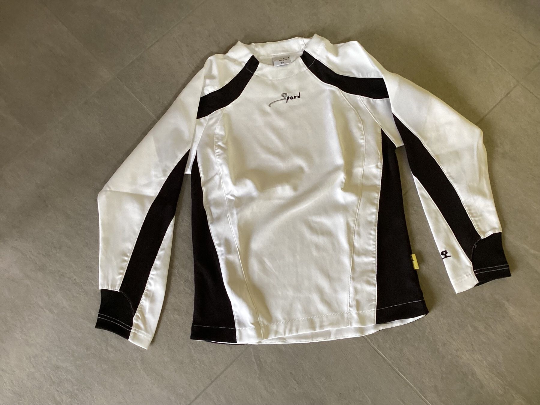 Leibchen & Hosen: Sport Langarmshirt, Gepard, Gr. 152 – Gebraucht aus Schinznach Dorf von Balz1968