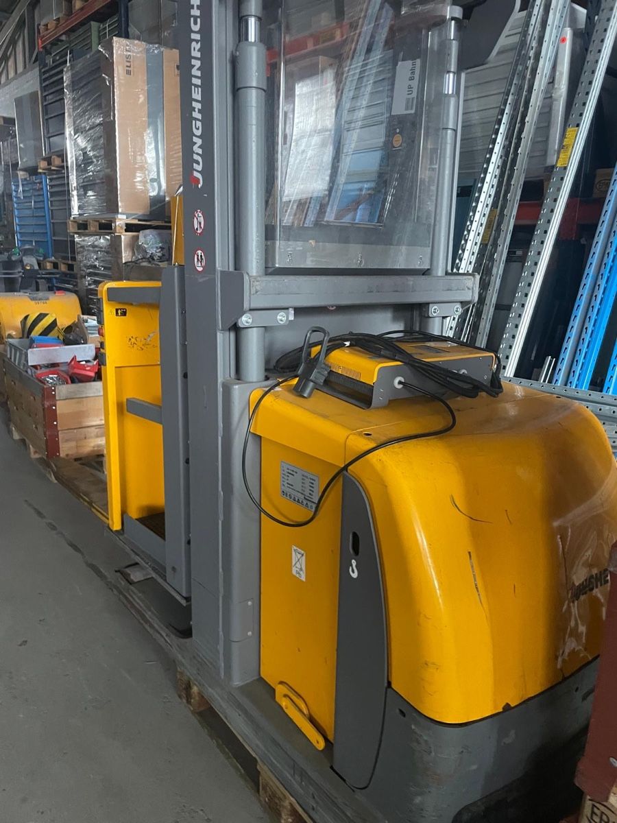 Jungheinrich Carrelli elevatori e a forche: Stapler / Hochregalstapler / Kommissionierer – Usato da Niederuzwil venduto da Solutions4industry