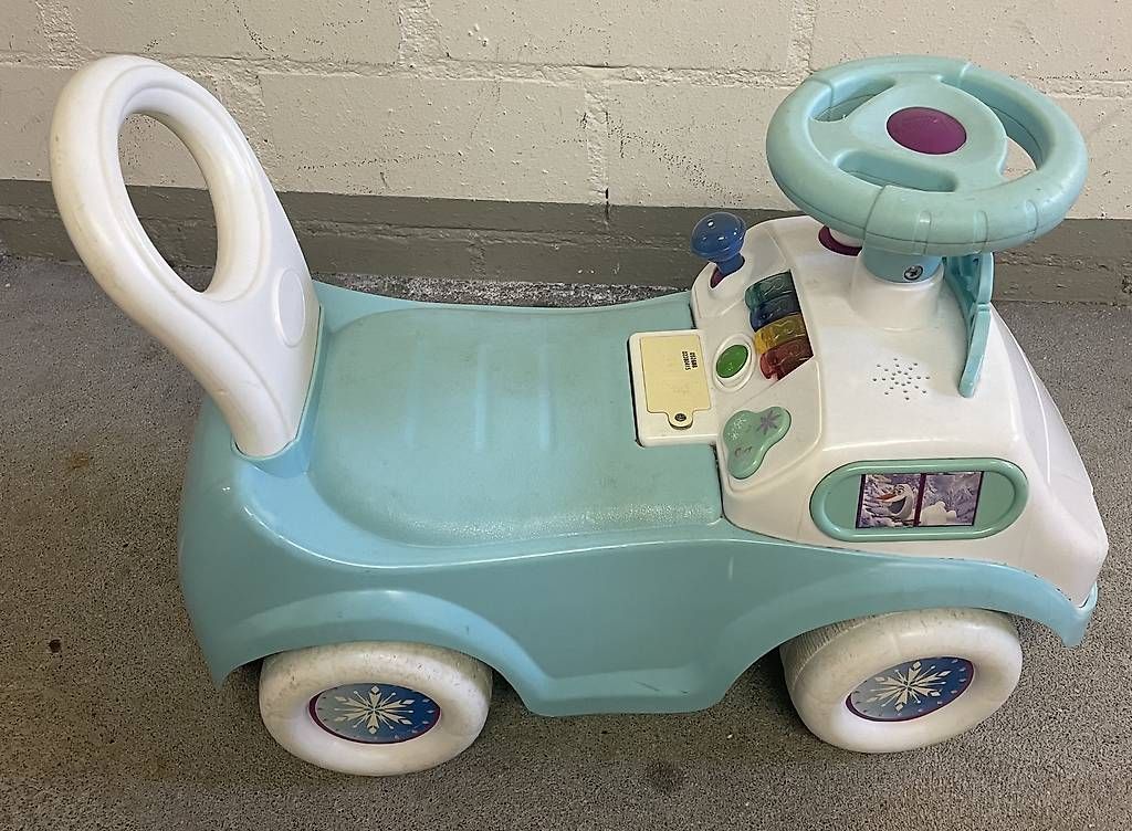 Véhicules pour enfants: Frozen Rutschfahrzeug – D'occasion à Wettingen par abm_5jss 2
